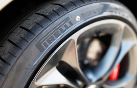 Aston Martins kommendes Elektrofahrzeug wird mit Pirelli Cyber Tires ausgestattet sein, die mit dem Fahrzeugcomputer kommunizieren können