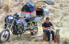 Американец превратил мотоцикл в «дом на колесах»