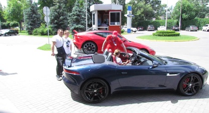 Тест-драйв Jaguar у клубі «5 Елемент», присвячений появі першого Jaguar F-Type Coupe в Україні
