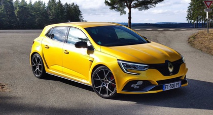 Renault to Unveil Limited-Edition Megane RS Trophy at 2023 Tokyo Auto Salon