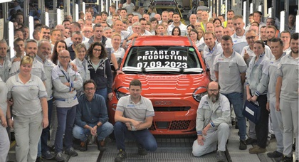 La nouvelle Fiat 600e est produite en série à l'usine de Stellantis, en Pologne