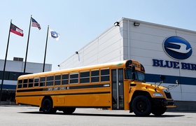 Blue Bird stellt die nächste Generation des elektrischen Schulbusses mit 77 Sitzplätzen und 196 kWh-Batterie vor
