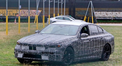 BMW испытывает новую электрическую 5 серию. Первые фото