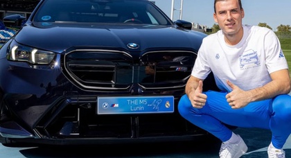 Український воротар «Реала» отримав від свого клубу BMW M5 2025
