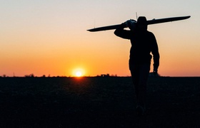 En quelques jours, les Ukrainiens ont collecté 6 millions de dollars pour "l'armée des drones"