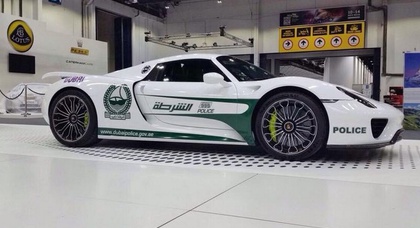 Полиция Дубая купила гибридный суперкар Porsche 918 Spyder
