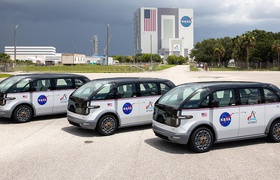 Die NASA hat die Flotte von Canoo Electric CTVs erhalten, die die Astronauten auf ihrer Reise zum Mond zur Startrampe bringen werden