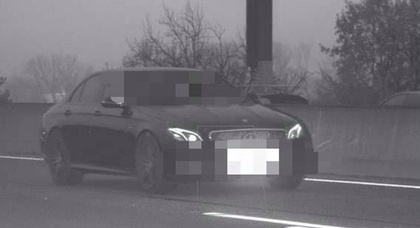 Водитель Mercedes промчался по автобану на скорости 244 км/ч и теперь может сесть в тюрьму