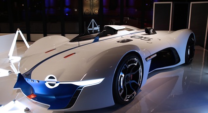 Alpine показала в игре прототип серийного суперкара