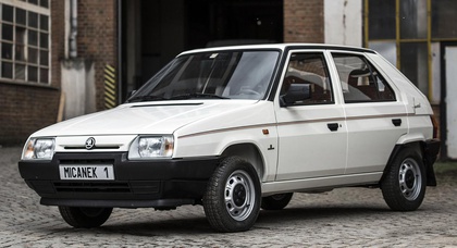 Rare Skoda Favorit with Only 34 Kilometers on the Clock Sells for 24,000 Euros