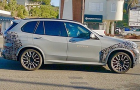 Aktualisierter BMW X5 Hybrid Caught Testing mit Dual-Screen Dashboard und iDrive 8 Infotainment System