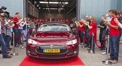 Tesla открыла завод и заправки в Европе