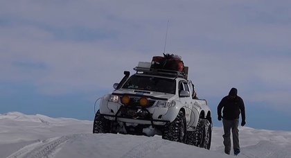 Arctic Trucks builds six-wheeled Toyota Hilux for $275,000