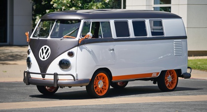Минивэн Volkswagen Type 2 1962 года превратили в электромобиль 