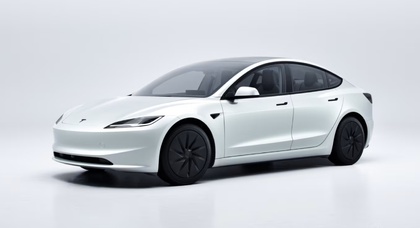Tesla представила самую дешевую версию Model 3