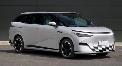 Xpeng X9: A futuristic minivan with seven seats and up to 503 horsepower