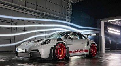 The new Porsche 911 GT3 RS, worth 229,517 euros, was allowed to drive on ordinary roads
