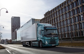 Полная масса автопоезда до 44 тонн: раскрыты особенности электрогрузовиков Volvo FH, FM и FMX