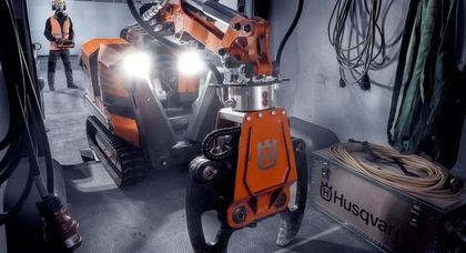 Husqvarna DXR 95 demolition robot fits in a van and cleverly operates the breaker up to 300 metres away from the operator