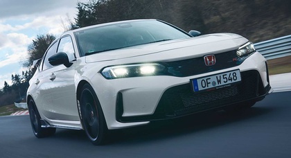 Video: 2023 Honda Civic Type R Sets New Front-Wheel Drive Record at the Nürburgring "Green Hell" Circuit
