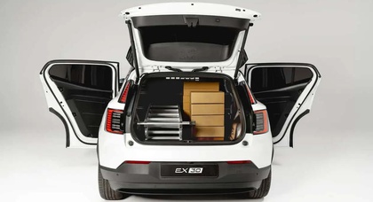Volvo EX30 Cargo: Коли твій стильний кросовер вирішив піти на роботу