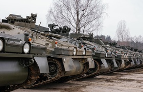 Les forces armées ukrainiennes ont reçu 24 véhicules blindés britanniques achetés grâce à des dons publics. 77 autres véhicules blindés sont en cours de préparation pour être livrés.