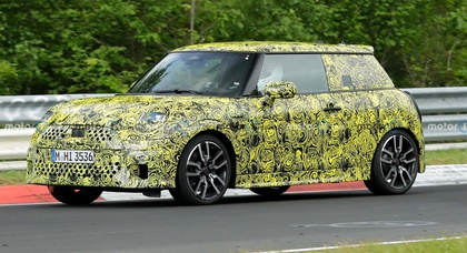 New Mini Cooper S Spied On Nurburgring With Massive Center Exhaust