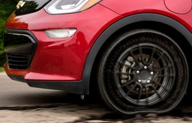 Новое поколение Chevrolet Bolt обуют в безвоздушные шины Michelin