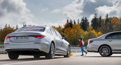 Mercedes-Benz Celebrates 10 Millionth Passenger Car Equipped with Pedestrian Emergency Braking System