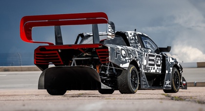 Ford показал гоночный электромобиль F-150 Lightning SuperTruck EV, который будет участвовать в соревнованиях на Пайкс Пик