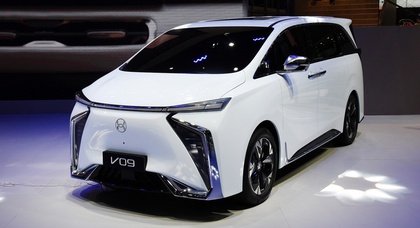 Hycan unveiled the V09, a sci-fi-style MPV with 380 kW fast charging, at the Guangzhou Auto Show