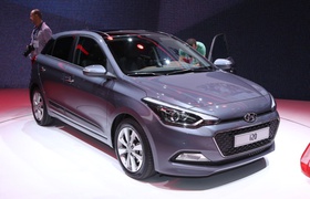 Hyundai представила в Париже модель i20 второго поколения и новые экономичные двигатели