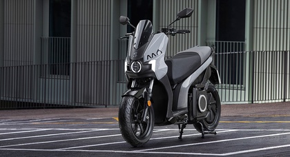 Der SEAT MÓ 50 eScooter wird als Äquivalent zu einem 50-ccm-Motorrad mit einer Reichweite von 172 km vorgestellt