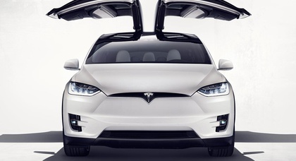 Tesla ускорила двери «крылья сокола» на кроссовере Model X
