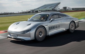Електромобіль Mercedes-Benz Vision EQXX побив власний рекорд, проїхавши 1202 км на одному заряді