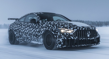 Mercedes-AMG вивела на випробування новий автомобіль серії Mythos