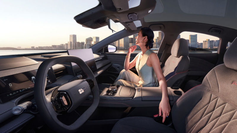 Интерьер Geely Galaxy Starshine 8