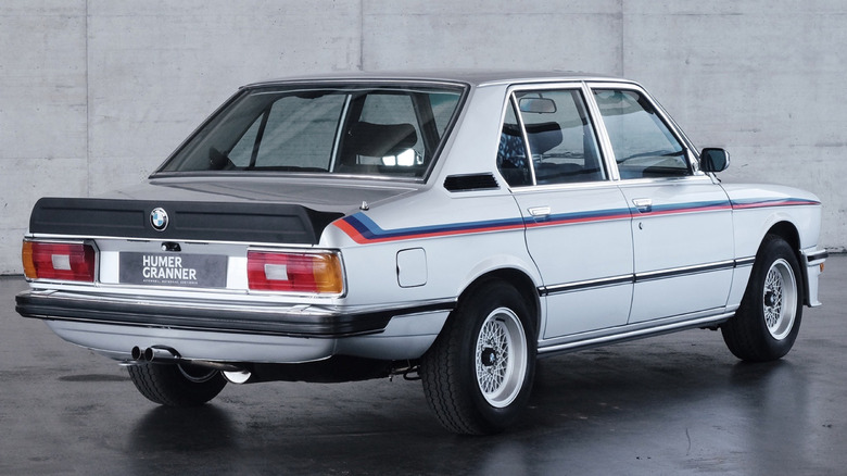 BMW E12 Motorsport, вид сзади, аукционный лот
