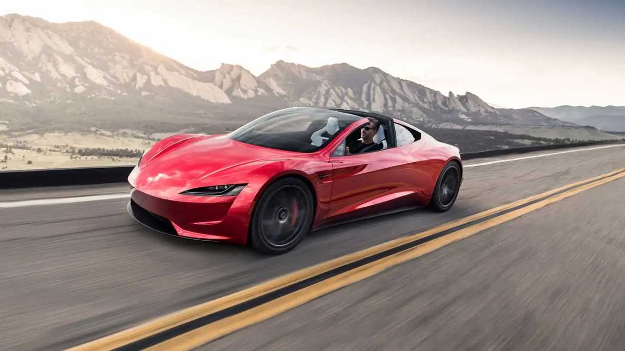 Roter Tesla Roadster Prototyp in der Seitenansicht