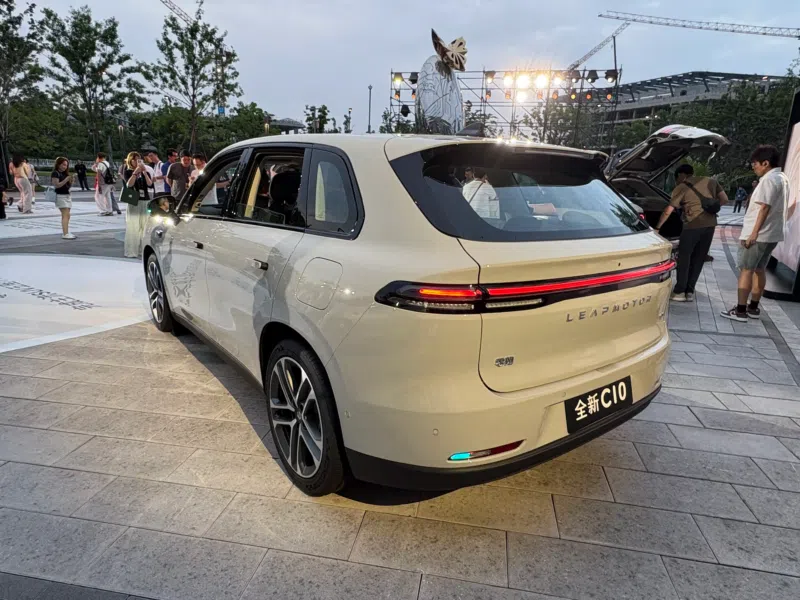 Интерьер Leapmotor C10