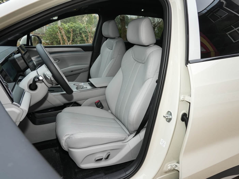 BYD Song Ultra EV вид сбоку
