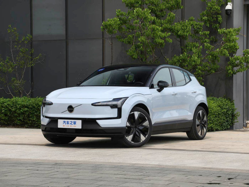 Интерьер Volvo EX30