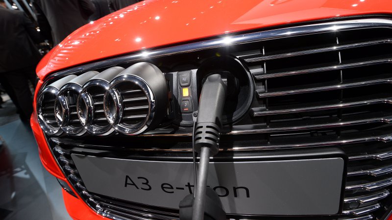 Audi будет ежегодно выпускать по одному новому автомобилю с электротягой