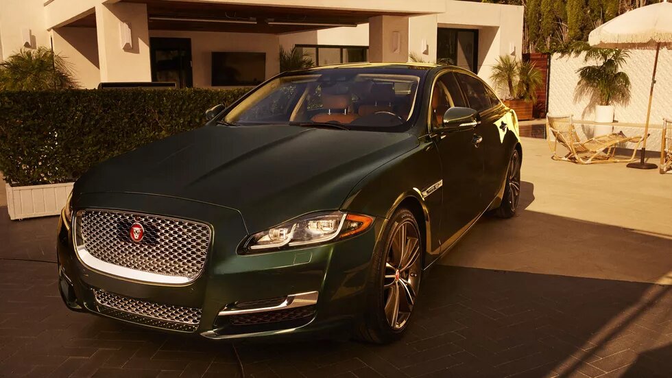 Jaguar анонсировал специальный седан XJ 