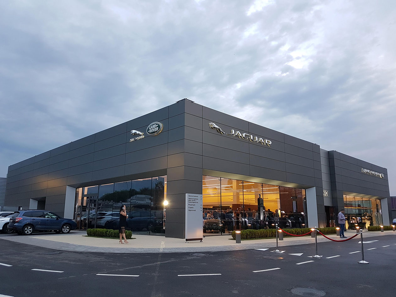 В Киеве открылся новый дилерский центр Jaguar Land Rover