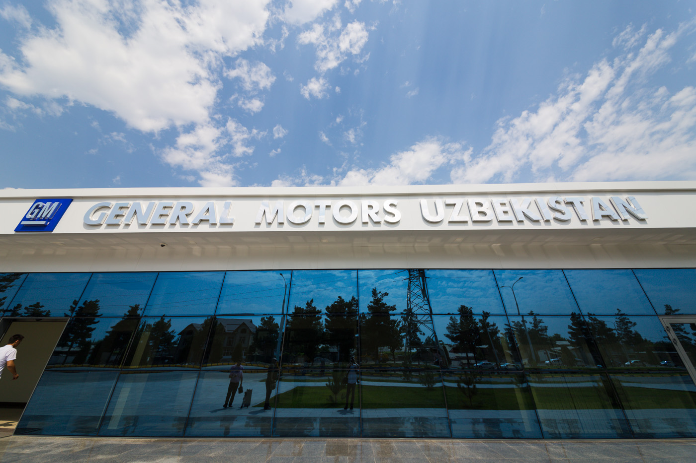 Посол Узбекистана озвучил позицию в отношении расследования импорта узбекских автомобилей в Украину