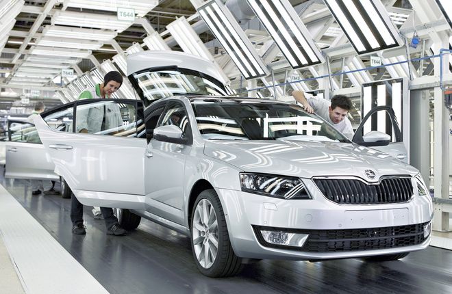 http://autonews.autoua.net/media/uploads/skoda/003_start_of_production_octavia_2012.jpg