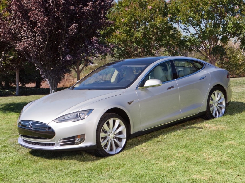 Подержанные Tesla начали продавать на сайте компании