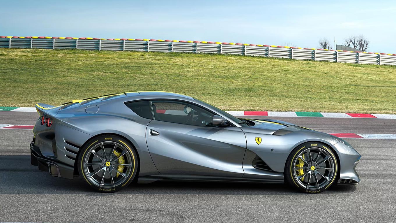 Le PDG de Ferrari suggère que les moteurs à combustion pourraient continuer à fonctionner au-delà de 2035 grâce aux carburants électriques.