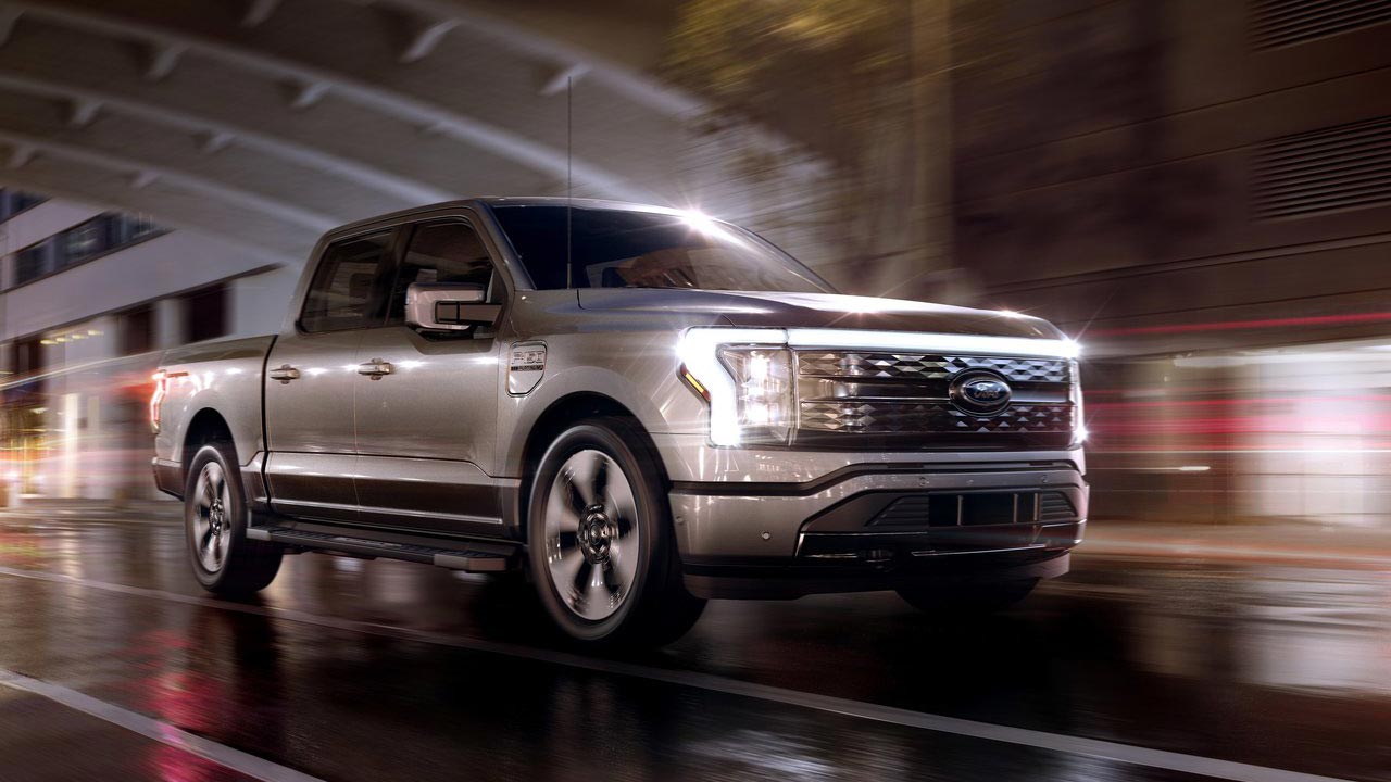 ford-slashes-price-of-2023-f-150-lightning-xlt-extended-range-by-2-100